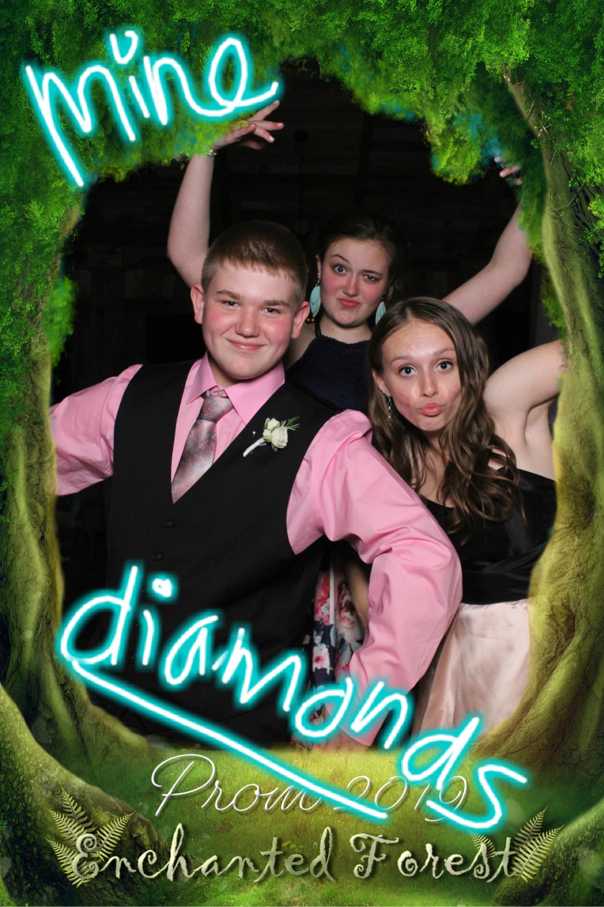Rangeley Prom | View more photos from the event at gallery.mainemagicmirror.com/u/MaineMagicMirror/Rangeley-Prom